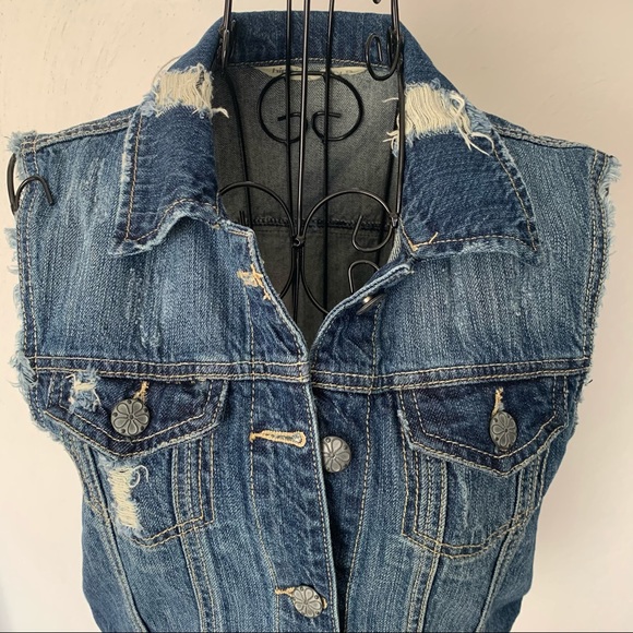 Hippie Laundry Distressed Sleeveless Jean Jacket - Picture 8 of 11